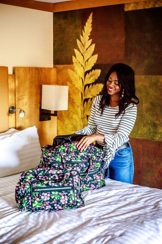 Washington D.C. blogger Alicia Tenise shares some packing tips for a fall weekend getaway - The Ultimate Weekend Packing List for Fall by Washington DC travel blogger Alice Tenise