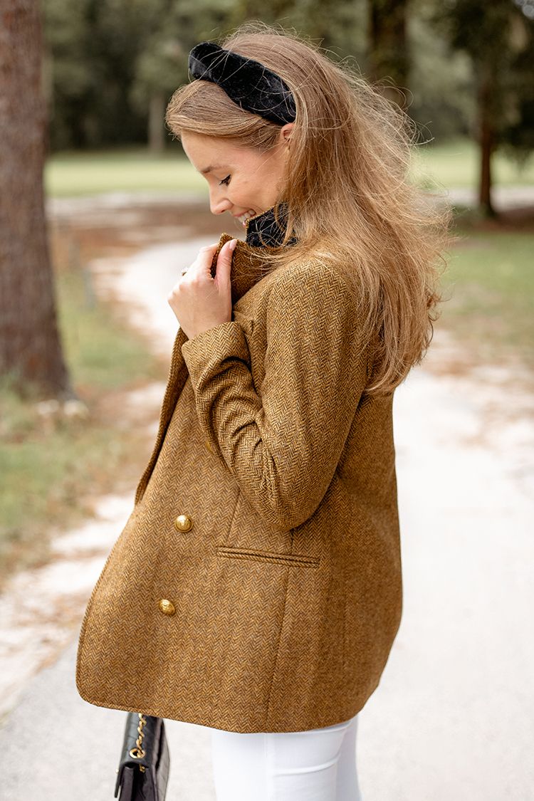 j.crew herringbone blazer, french sole baton heels, chanel crossbody, lele sadoughi black velvet headband, good american good legs skinny jeans