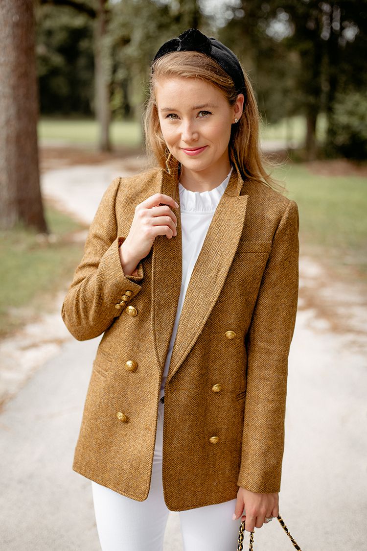 j.crew herringbone blazer, french sole baton heels, chanel crossbody, lele sadoughi black velvet headband, good american good legs skinny jeans