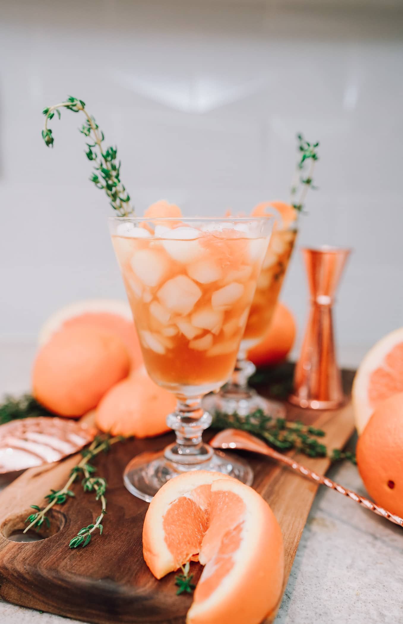 This cocktail is by far one of the best old fashioned recipe you'll try to date! It's perfect for entertaining this holiday season! See details inside! #cocktailrecipe #oldfashioned #cocktail #whiskey