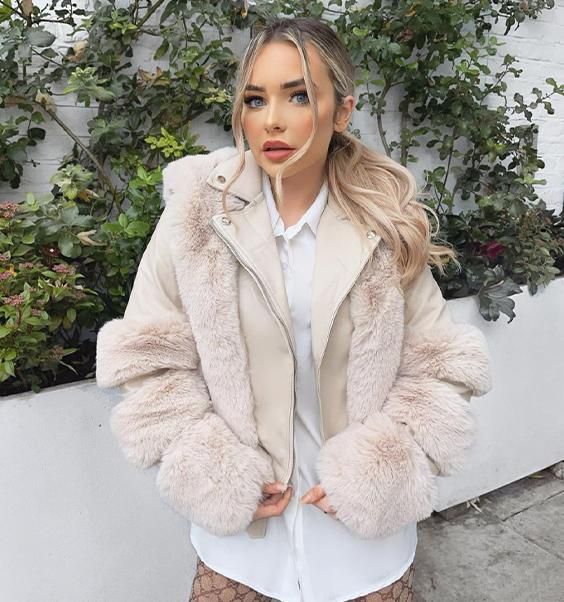 Niamh in fur