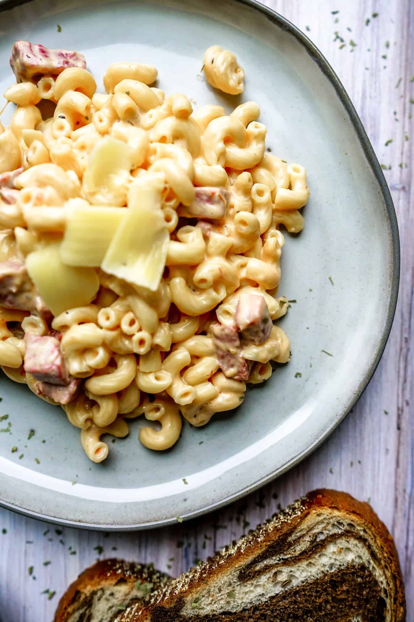 What could be better than a combination of two of my favorite dishes? Creamy pasta and corned beef Ruben? This savory, delicious Corned Beef Pasta, of course. Sounds odd, but tastes divine! Make this easy Instant Pot pasta recipe for dinner tonight and let us know what you think!