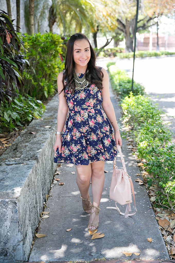 navy-blue-floral-dress-the-fashionistas-diary