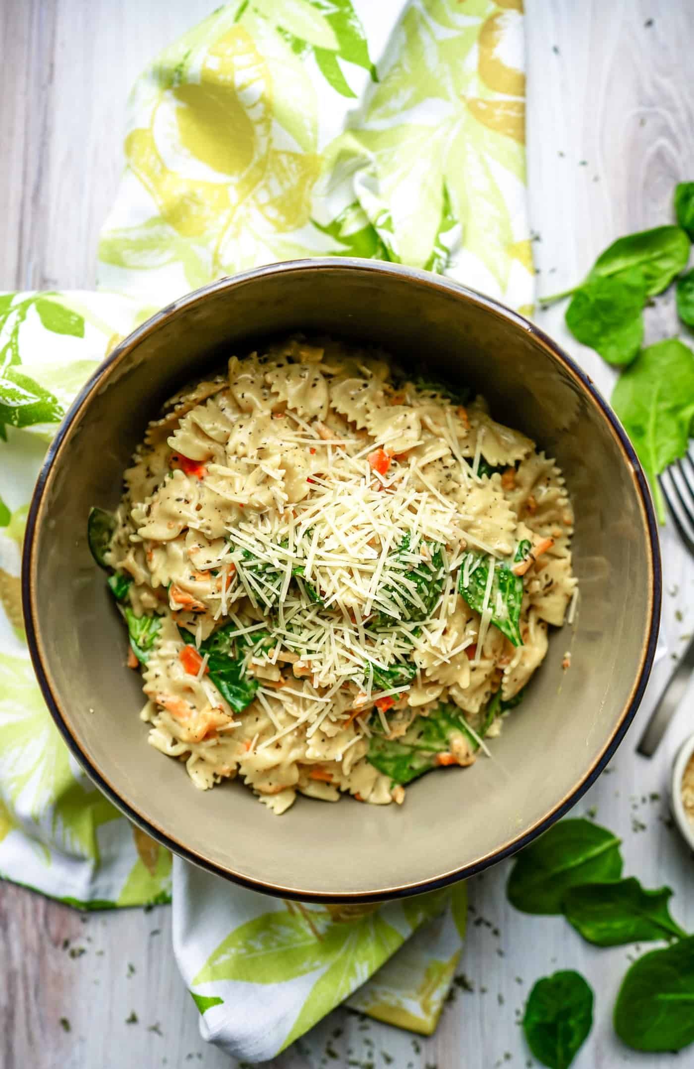 What better way to get in your veggies than with this delicious, keto-friendly and vegan Instant Pot Pasta Primavera. It's the perfect dinner tonight! Give it a try and let us know what you think!