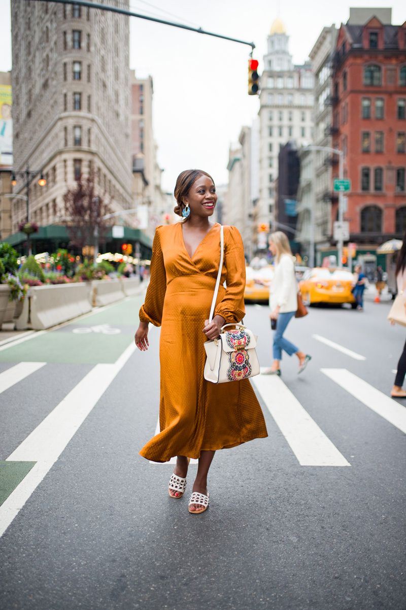 Blogger photoshoot at the Flatiron Building NYC | Why I'm Never Joining a Gym Again featured by top Virginia lifestyle blog Alicia Tenise