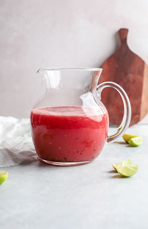 Food blogger, Bella Bucchiotti of xoxoBella, sharea a watermelon paloma cocktail. You will love this tangy and sweet paloma .