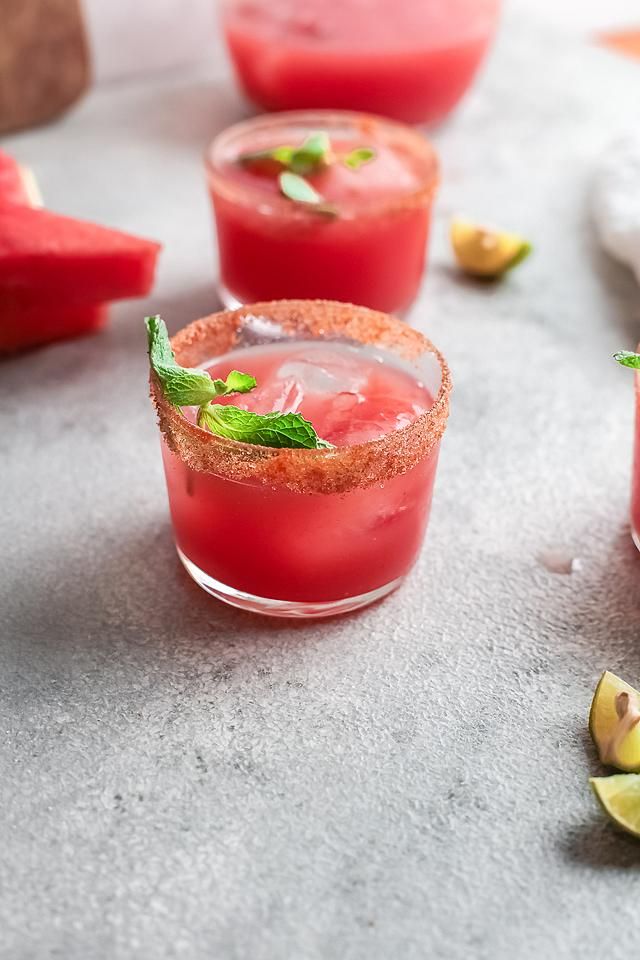 Food blogger, Bella Bucchiotti of xoxoBella, sharea a watermelon paloma cocktail. You will love this easy summer cocktail recipe.