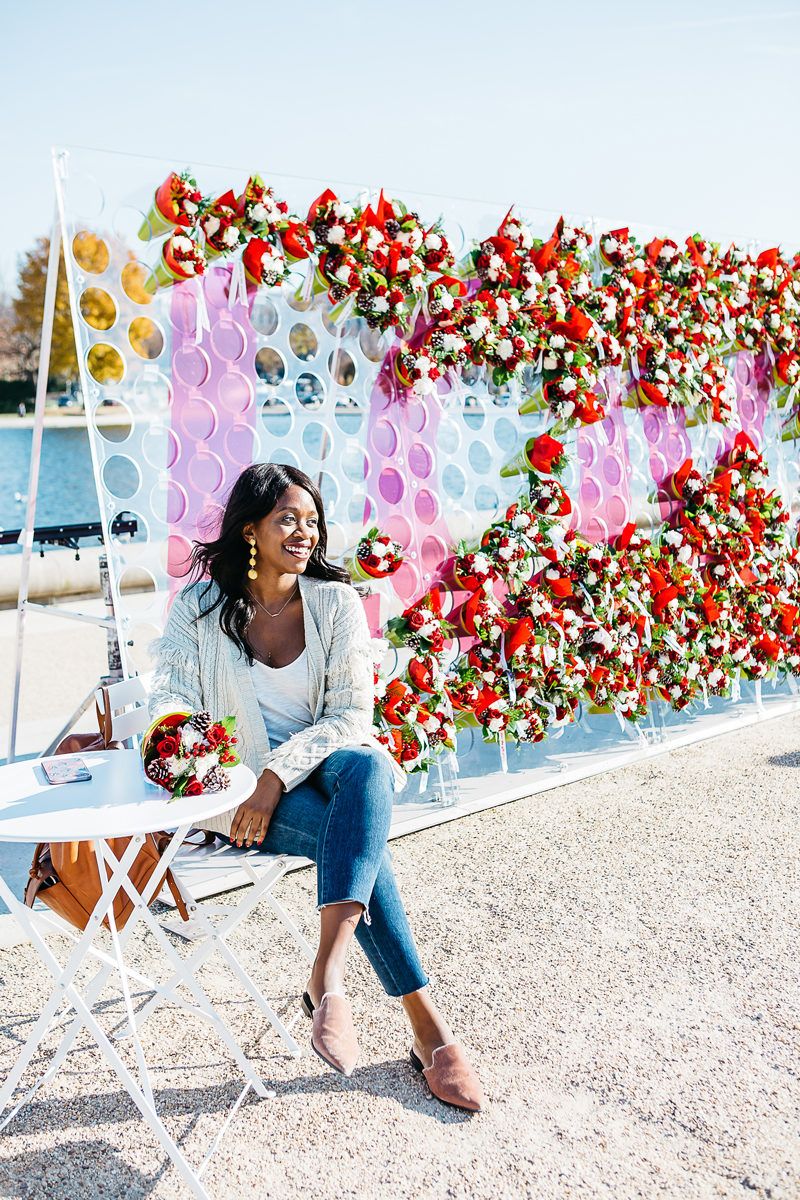 Wall Bouquet of Flowers Event Washington D.C. - Spreading Cheer This Holiday Season by Washington DC blogger Alicia Tenise