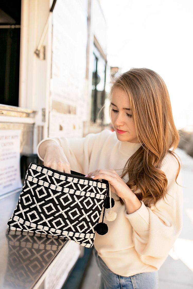 pom pom clutch