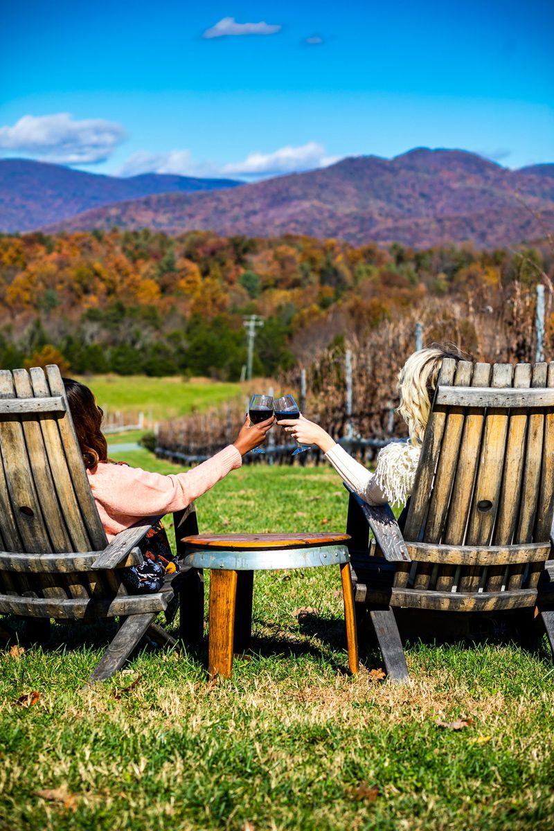 Stinson Vineyards | What to Wear to a Winery featured by to Virginia fashion blog Alicia Tenise