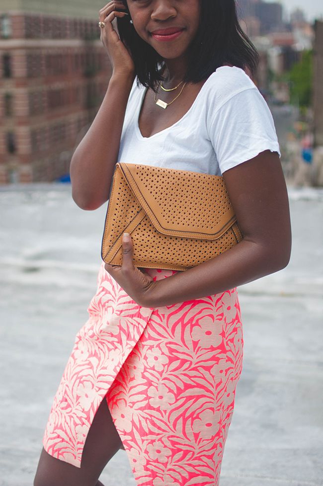 J.Crew Crossover Pencil Skirt, j.mclaughlin texture clutch, madewell t-shirt, taudrey social media necklace, dc blogger, style blogger, gorjana taner necklace