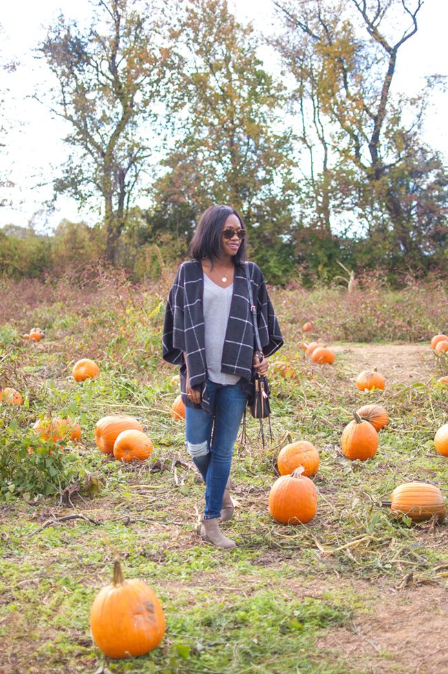 old navy poncho, butlers orchard, destroyed denim, madden girl booties, fall outfit, pumpkin picking outfit, dc blogger