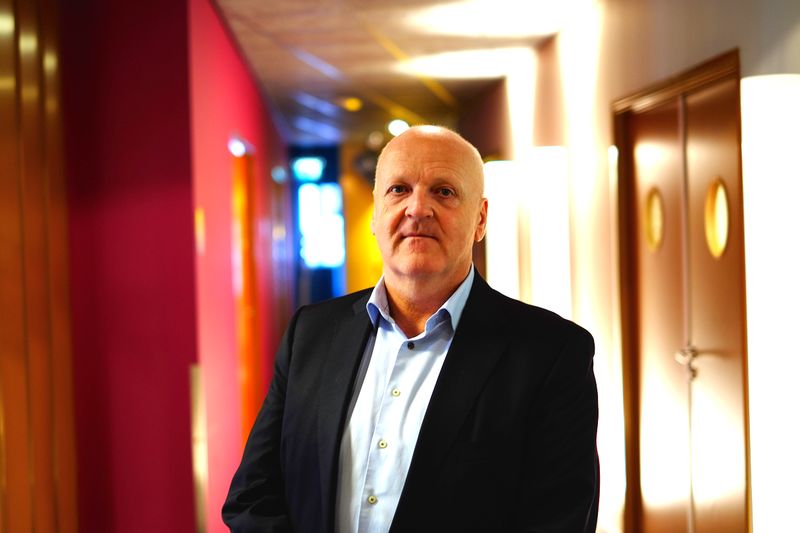 Ronald van den Hoff – Uitdragen van een nieuw tijdperk