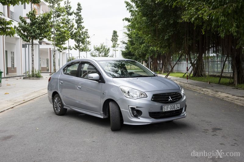 Mitsubishi-Attrage-2015