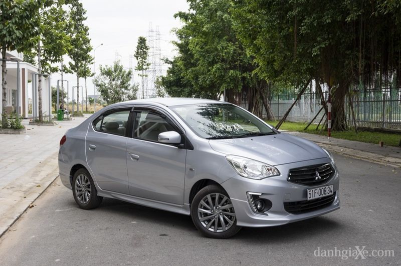 Mitsubishi-Attrage-2015