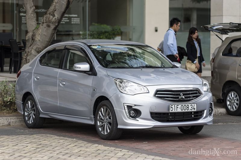 Mitsubishi-Attrage-2015