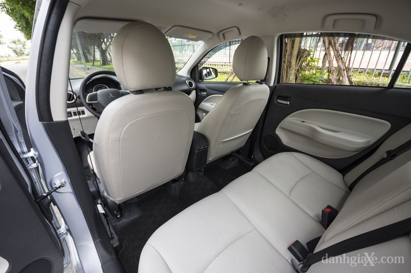 ghế-Mitsubishi-Attrage-2015