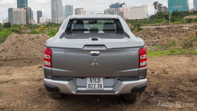 xemitsubishi-triton-gls-2015