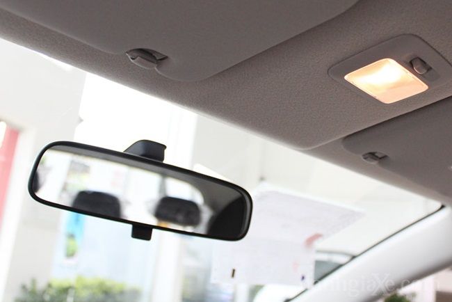 gương-Mitsubishi-Mirage-2015