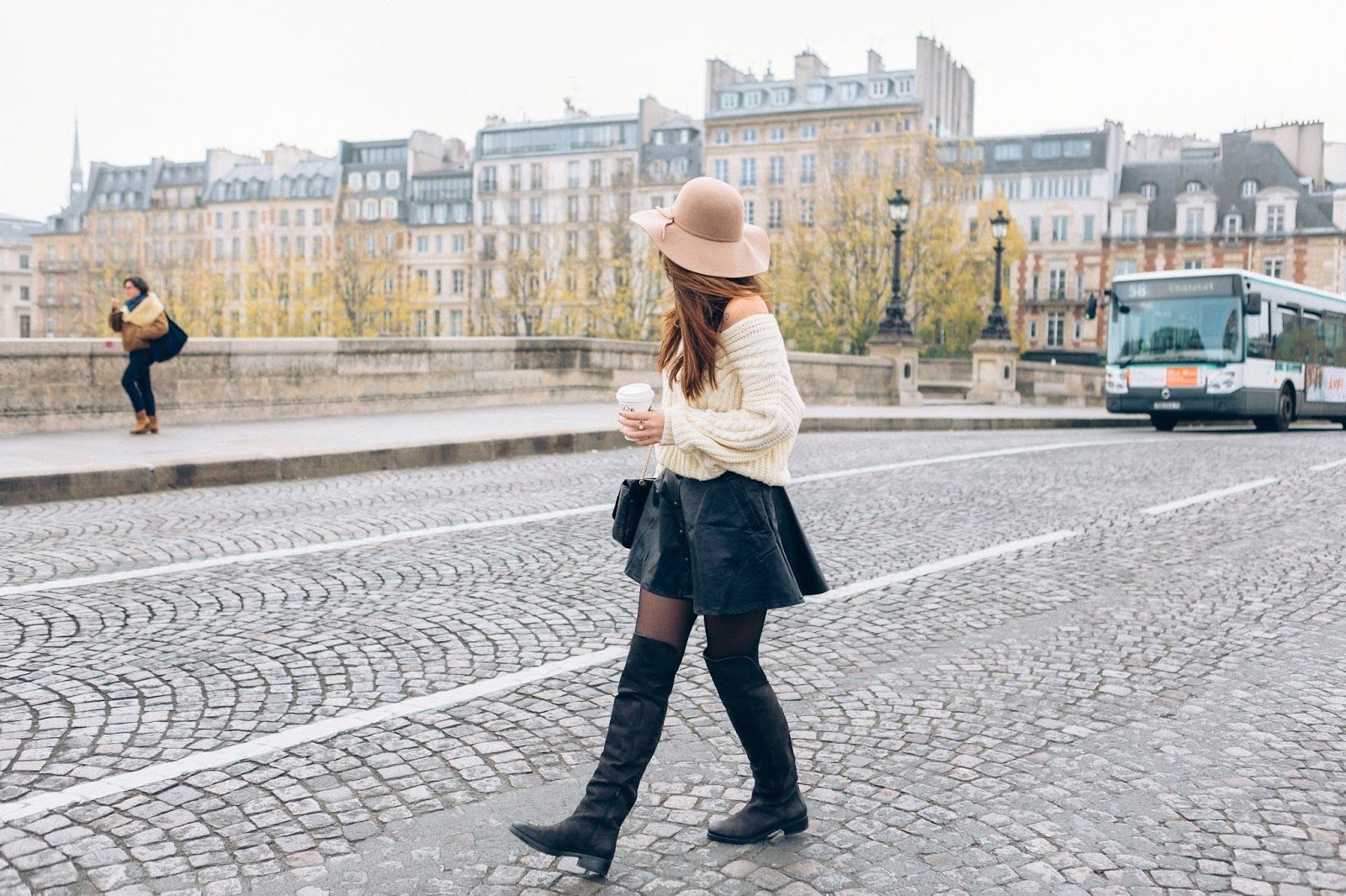Parisian fashion blogger, Look, Streetstyle, Autumn Look, Fashion photography, Meet me in paree