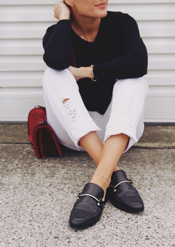 Styling White Jeans in Fall