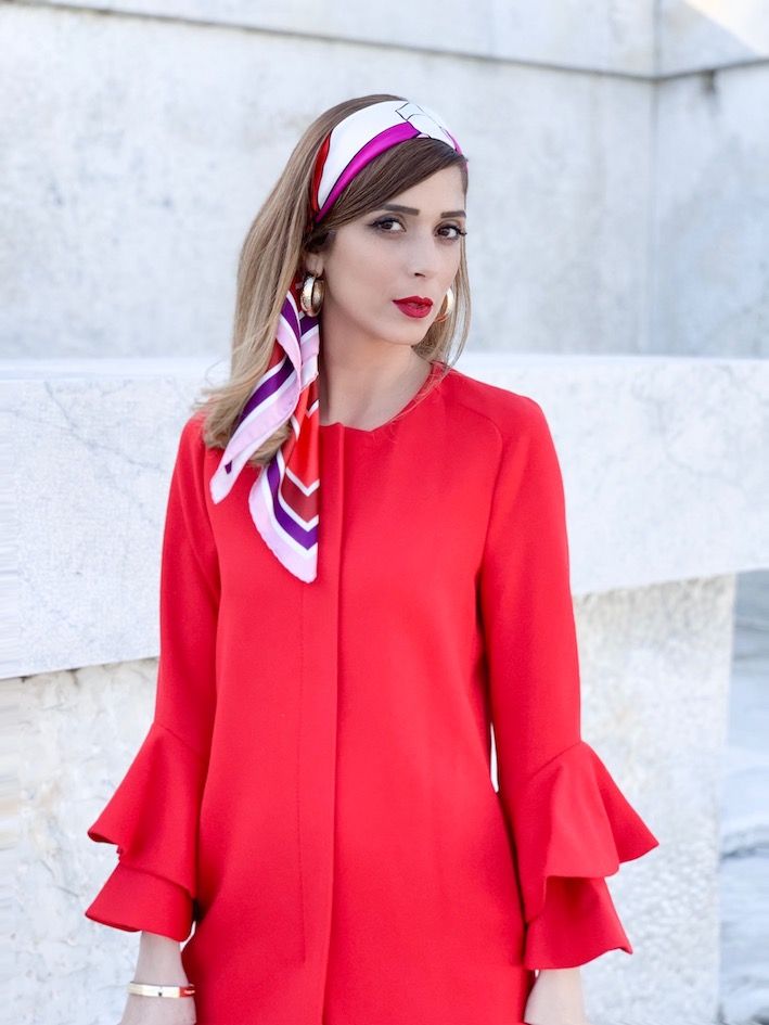 Accessorio must have. torna di moda il Foulard tra I capelli
