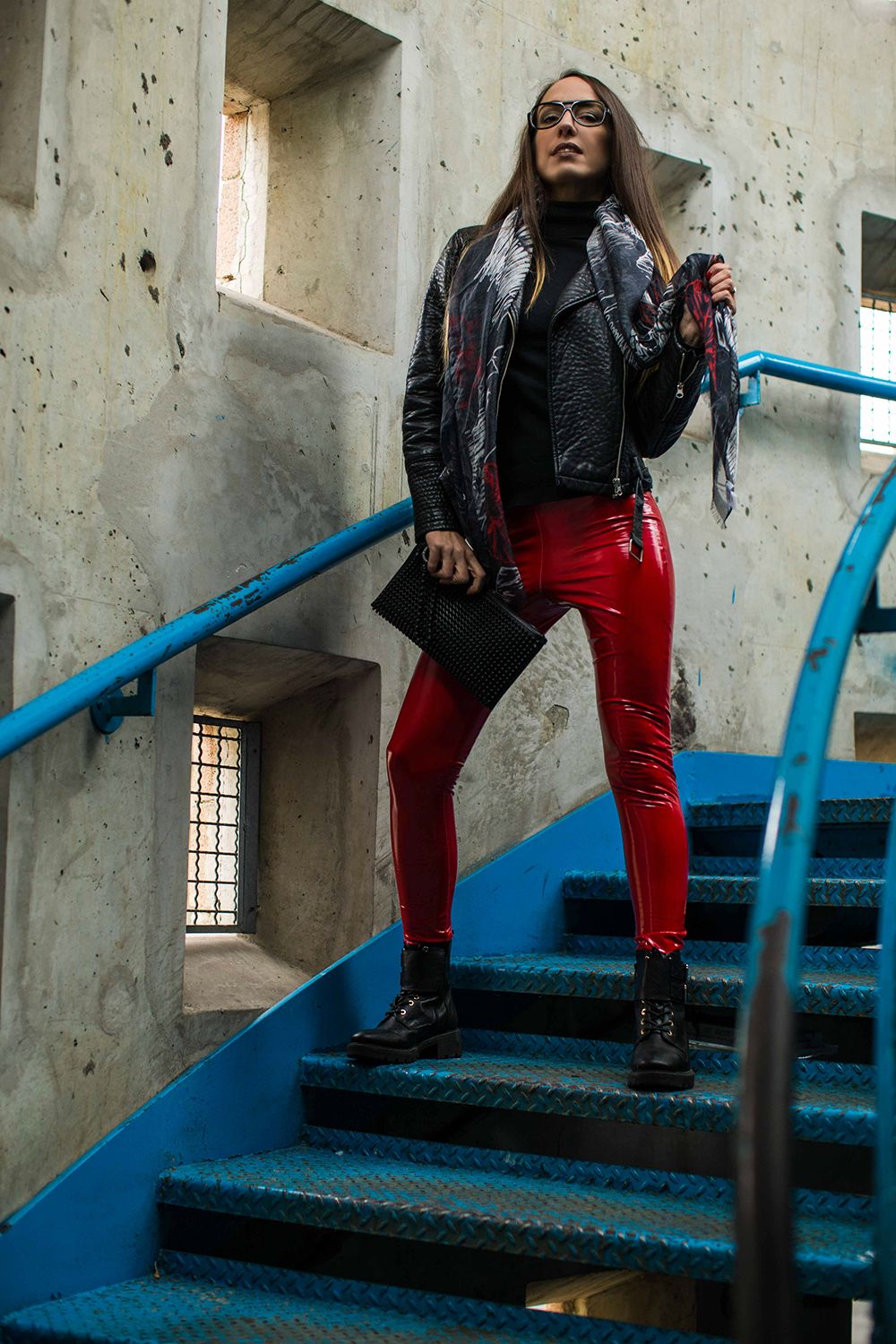 pantaloni vinile rosso
