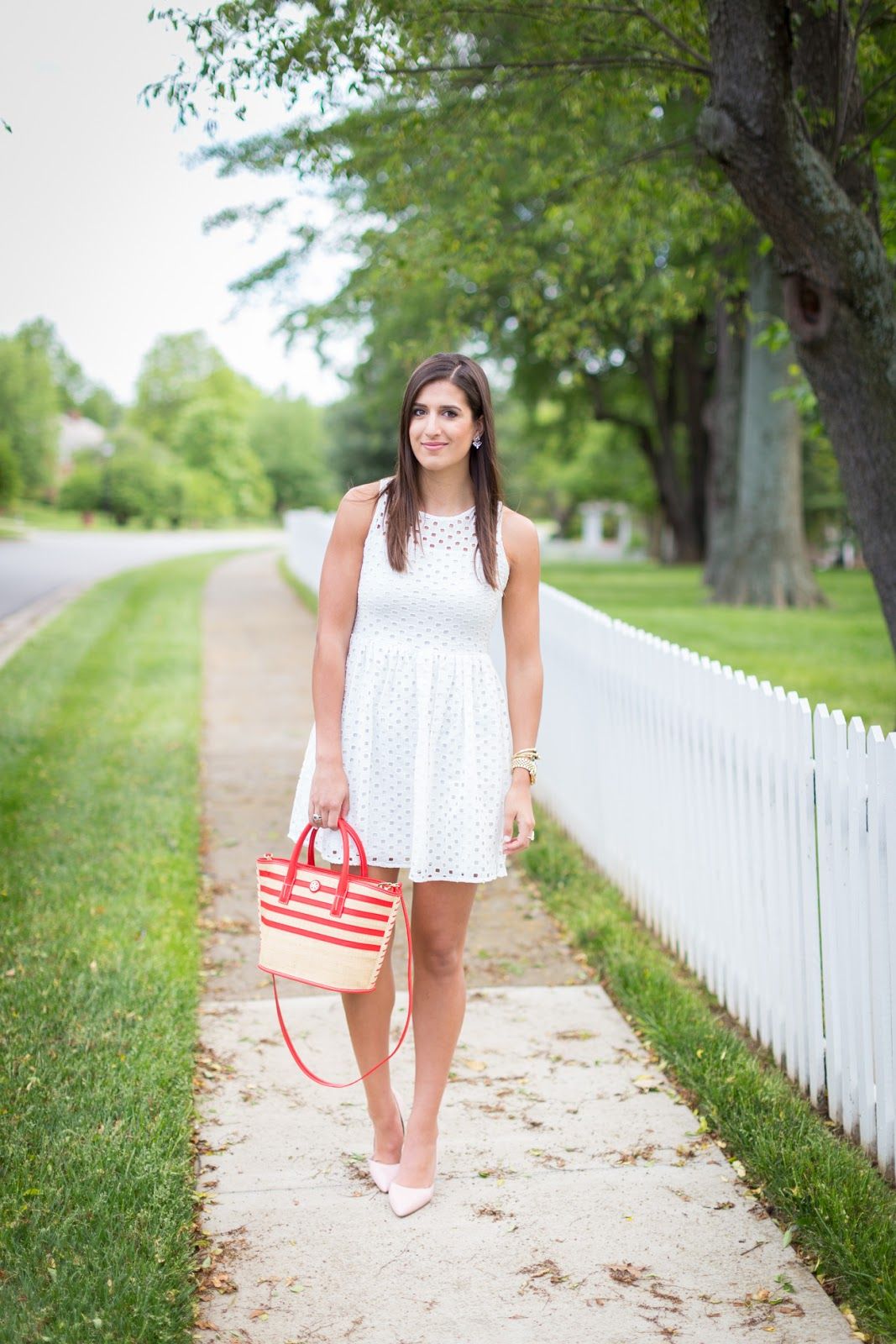 Little White Dresses // A Southern Drawl