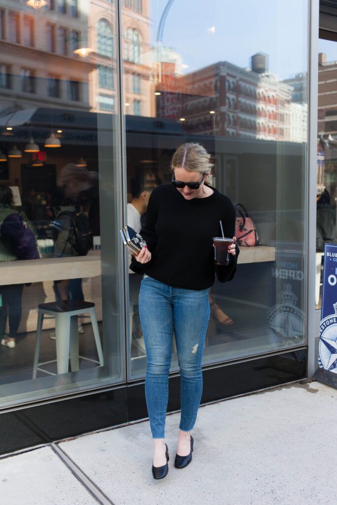 The Everlane Day Heel on blogger Meghan Donovan of wit & whimsy