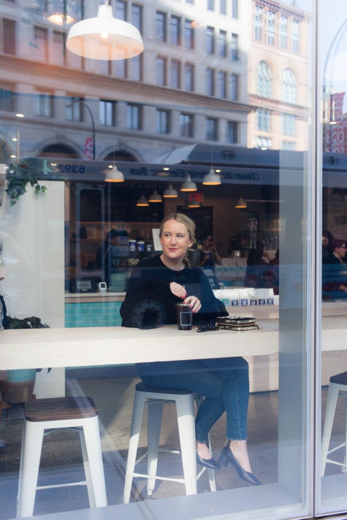 The Everlane Day Heel on blogger Meghan Donovan of wit & whimsy