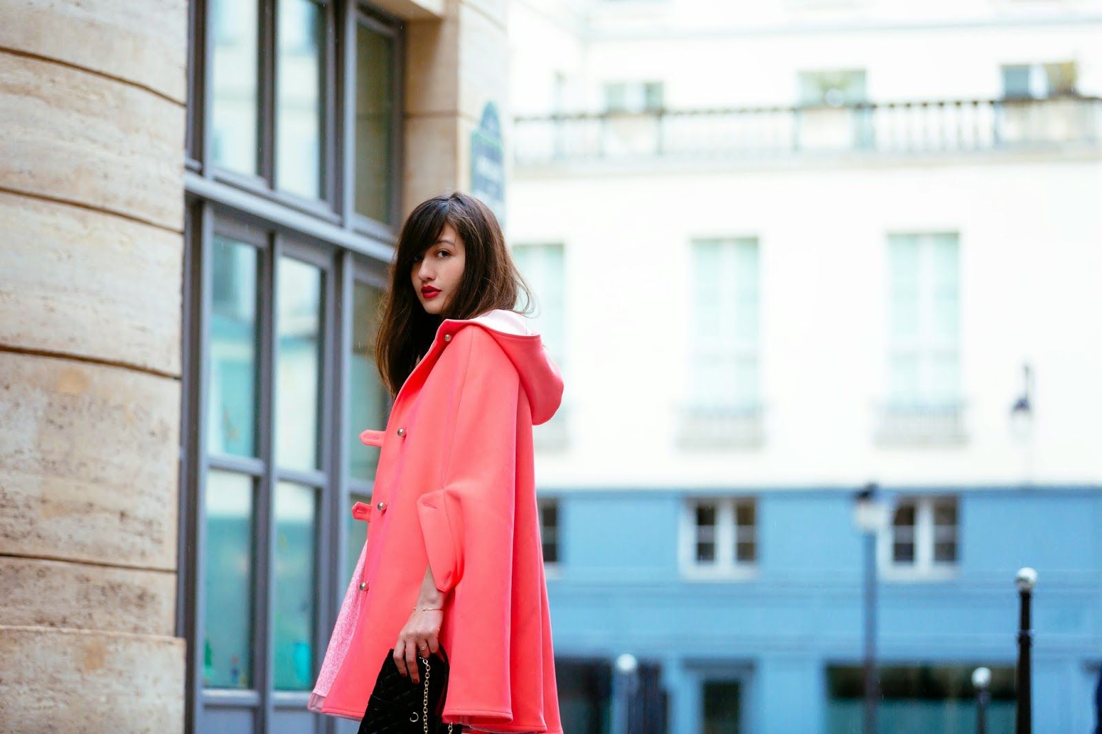 How to wear neon colours