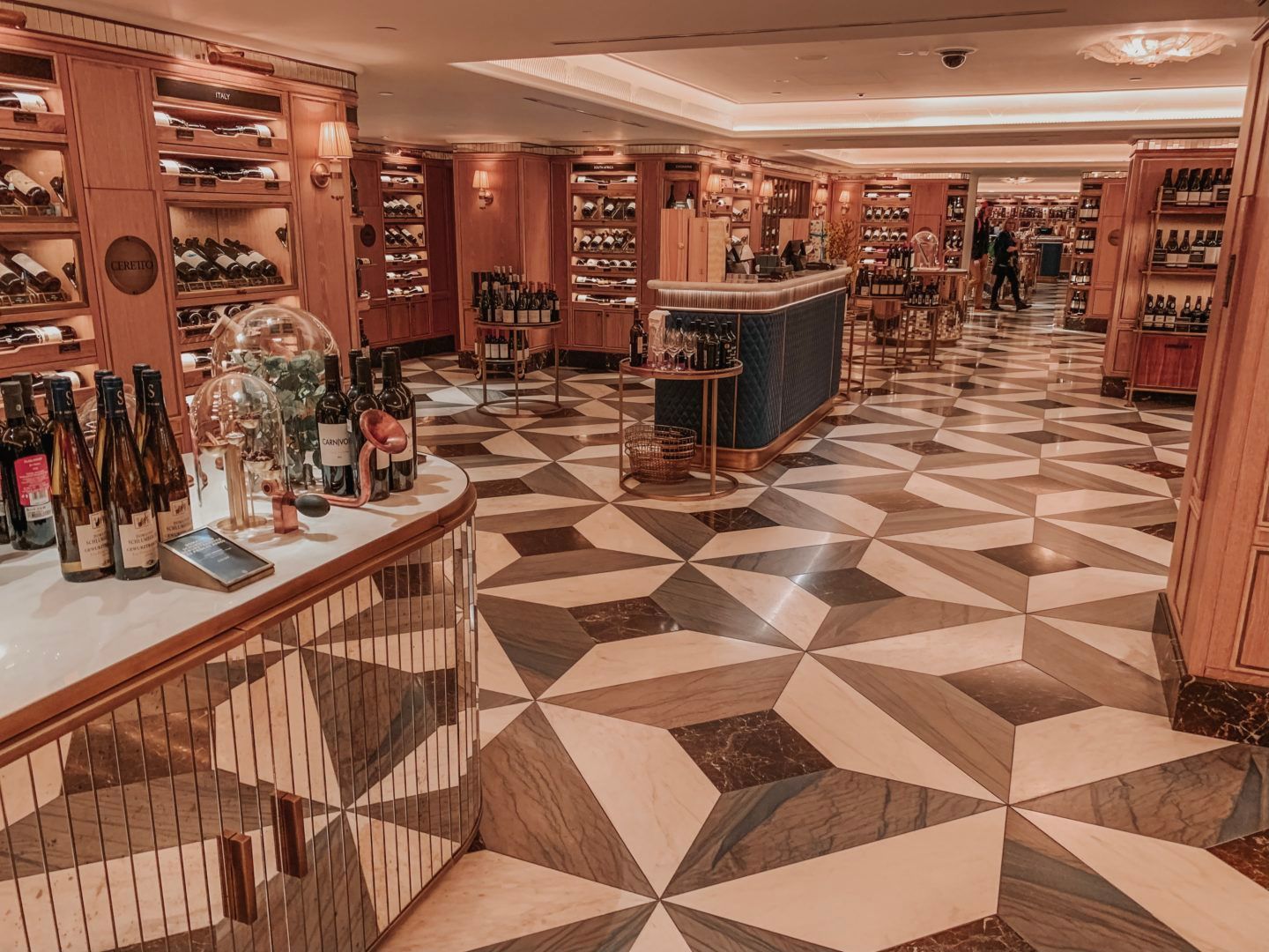 LAVISH FINE WINE AND SPIRITS ROOMS AT HARRODS