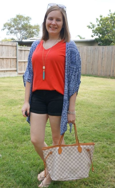 navy kimono with red tee and distressed denim shorts, louis vuitton neverfull tote for picnic park play date | awayfromblue